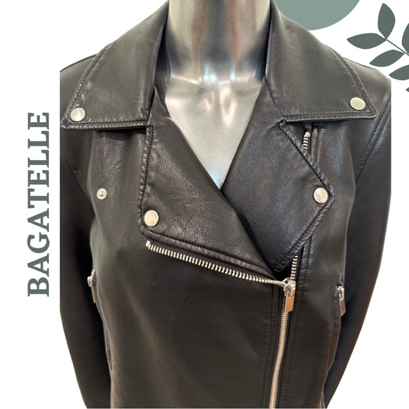Bagatelle Women’s Faux Leather Moto Jacket Black w Silver Hardware – Size Medium - Picture 4 of 7